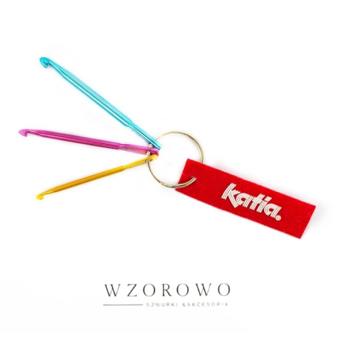 articulo-brelok-katia-z-3-kolorowymi-szydelkami-7359-a-c-katia-ptd.jpg